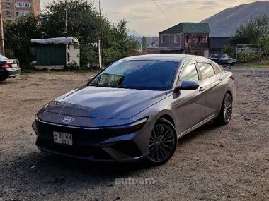 Hyundai Elantra, 2024