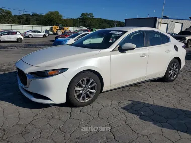 Mazda 3, 2021
