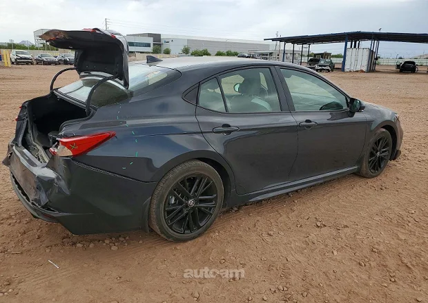 Toyota Camry 2025 — լուսանկար 8