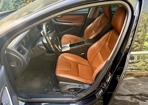 Volvo S60 2010 — լուսանկար 5