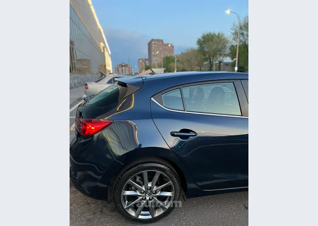 Mazda 3 2018 — լուսանկար 6