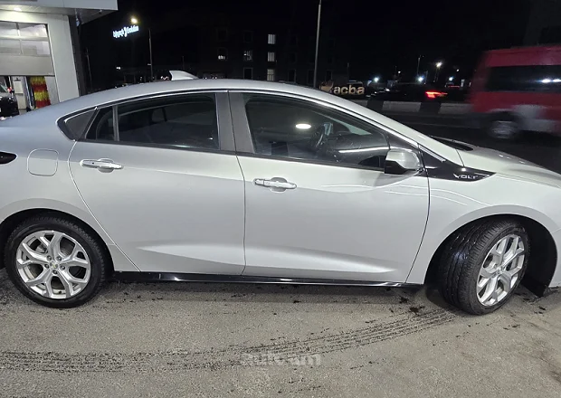 Chevrolet Volt 2017 — լուսանկար 2