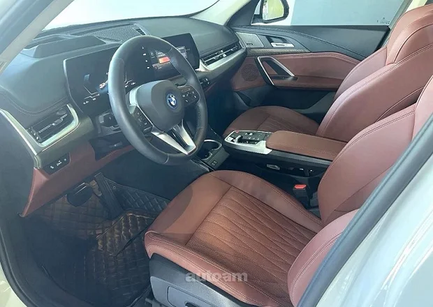 BMW iX1 2025 — լուսանկար 4