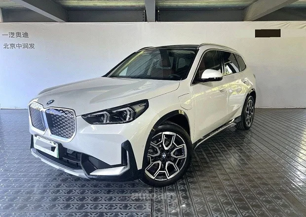 BMW iX1 2025 — լուսանկար 1
