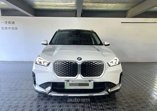 BMW iX1 2025 — լուսանկար 2