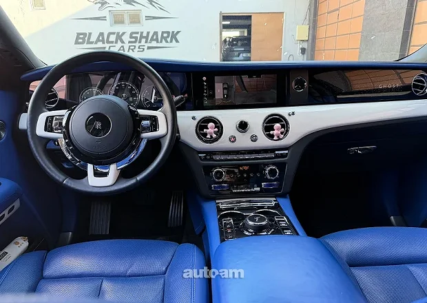 Rolls Royce Ghost 2021 — լուսանկար 12