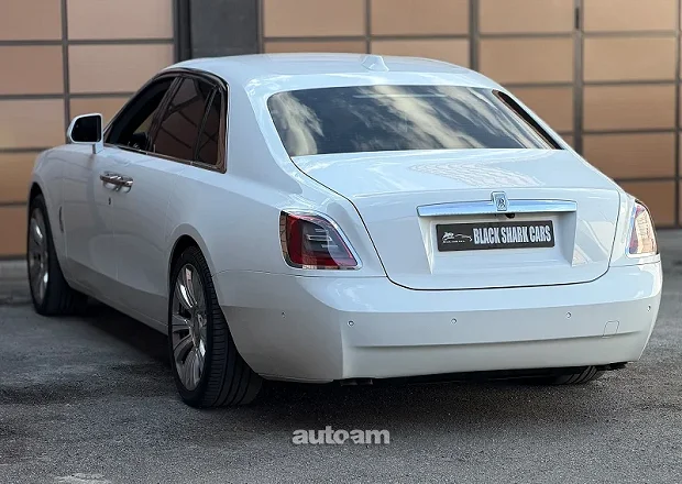 Rolls Royce Ghost 2021 — լուսանկար 7