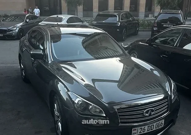 Infiniti M37 Sport 2011 — photo 1