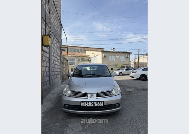 Nissan Tiida 2006 — լուսանկար 1