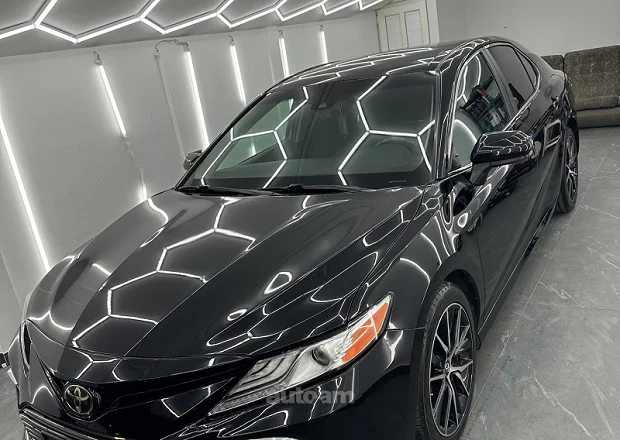 Toyota Camry 2018 — լուսանկար 2