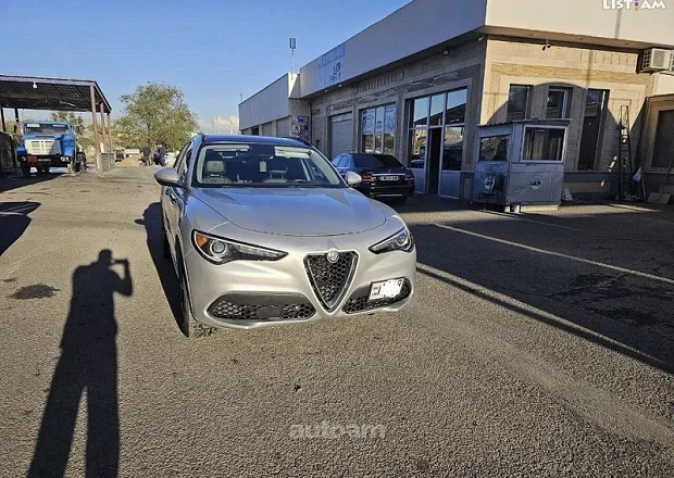 Alfa Romeo Stelvio 2017 — լուսանկար 1