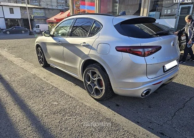 Alfa Romeo Stelvio 2017 — լուսանկար 5