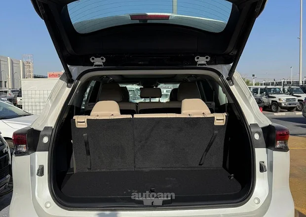 Toyota Highlander 2024 — լուսանկար 2