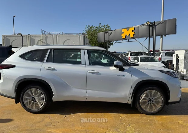 Toyota Highlander 2024 — լուսանկար 6
