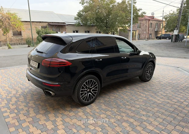 Porsche Cayenne 2017 — լուսանկար 7