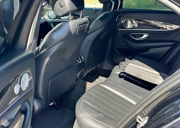 Mercedes-Benz E 300 2019 — լուսանկար 13