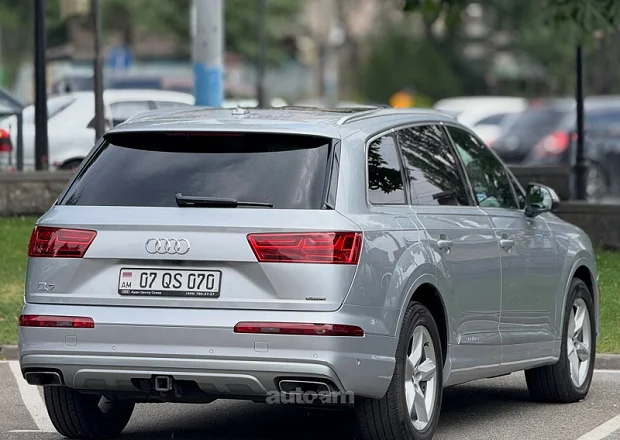 Audi Q7 2019 — լուսանկար 11