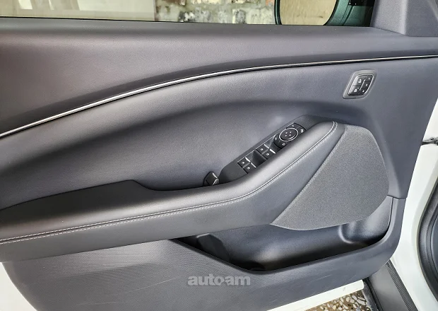 Ford Mustang 2021 — լուսանկար 3