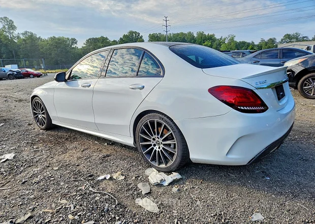 Mercedes-Benz C 300 2020 — լուսանկար 3