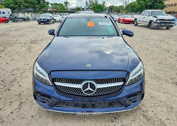 Mercedes-Benz C 300 2020 — լուսանկար 1