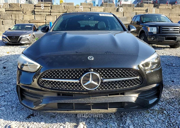Mercedes-Benz C 300 2023 — լուսանկար 1