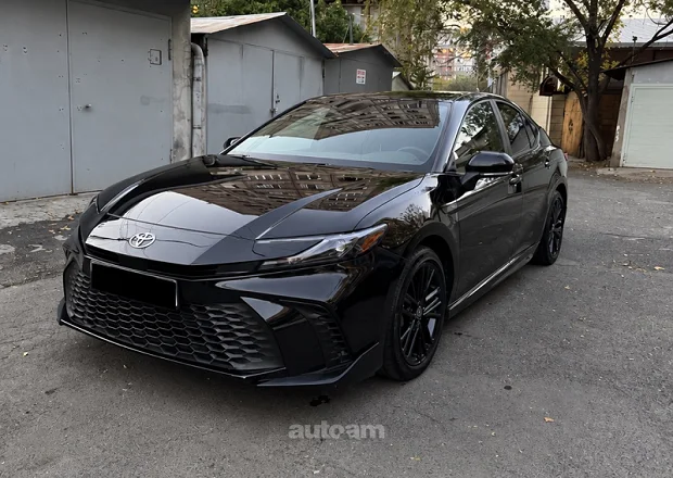 Toyota Camry 2025 — լուսանկար 2