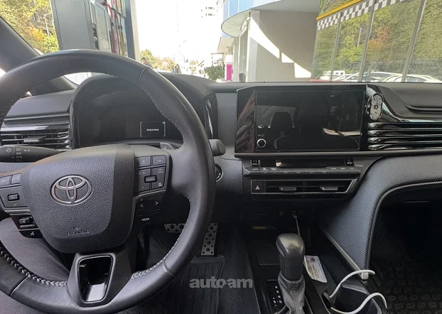 Toyota Camry 2025 — լուսանկար 5