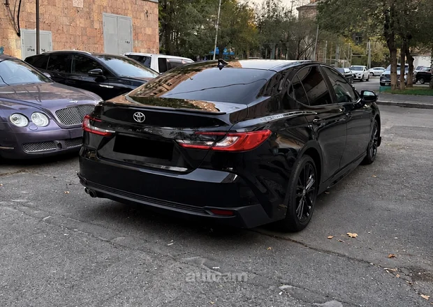 Toyota Camry 2025 — լուսանկար 4