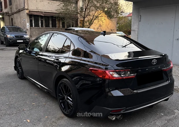 Toyota Camry 2025 — լուսանկար 3