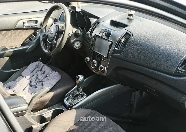 Kia Forte 2013 — լուսանկար 9