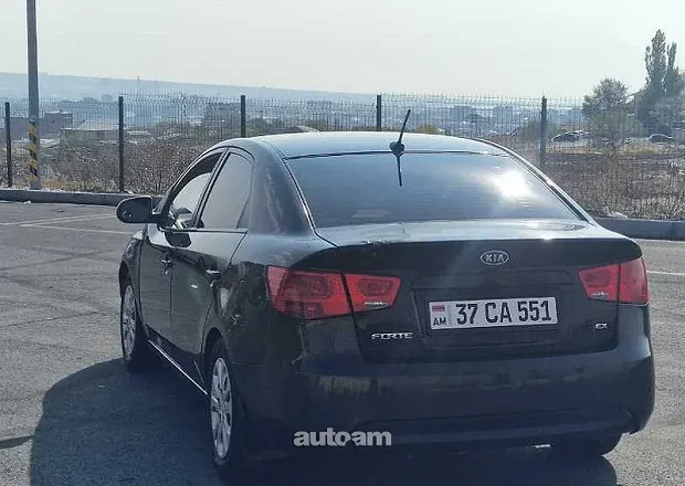 Kia Forte 2013 — լուսանկար 3