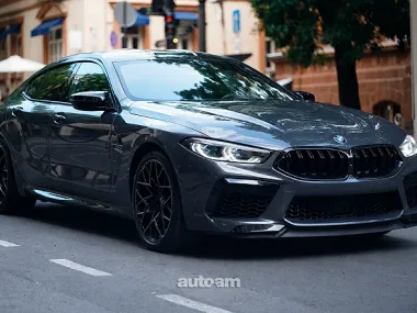BMW M8, 2022
