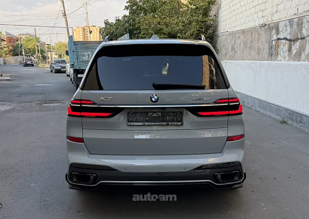 BMW X7 2023 — լուսանկար 8