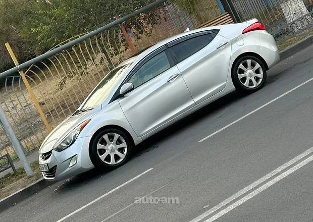 Hyundai Elantra 2011 — լուսանկար 7