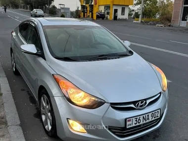 Hyundai Elantra, 2011