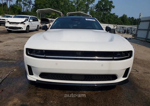 Dodge Daytona 2024 — լուսանկար 1