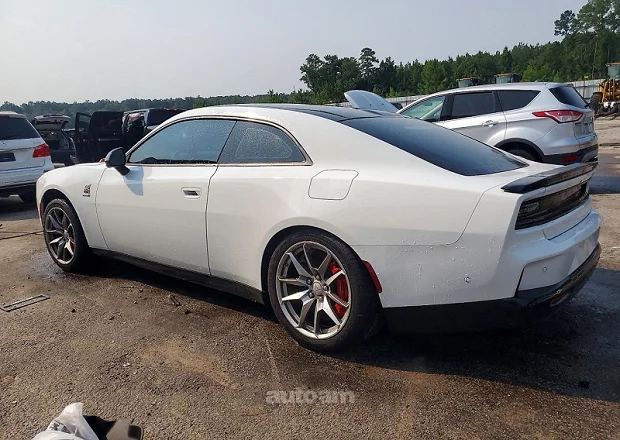 Dodge Daytona 2024 — լուսանկար 3