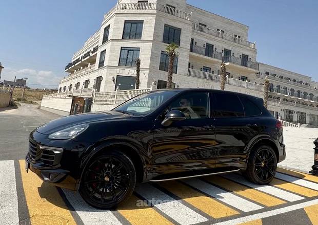 Porsche Cayenne 2017 — фото 8
