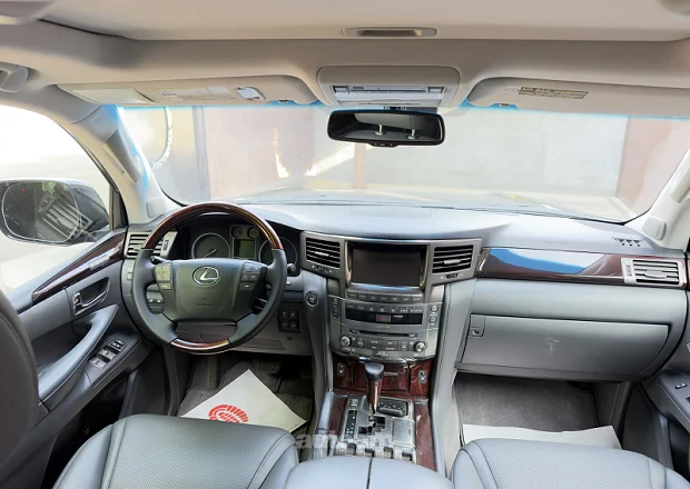 Lexus LX 570 2010 — լուսանկար 8