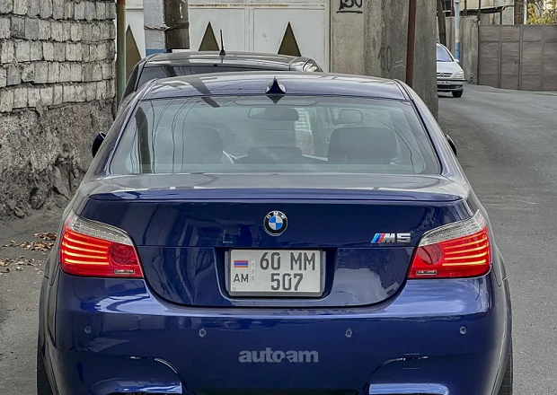 BMW M5 2008 — լուսանկար 3