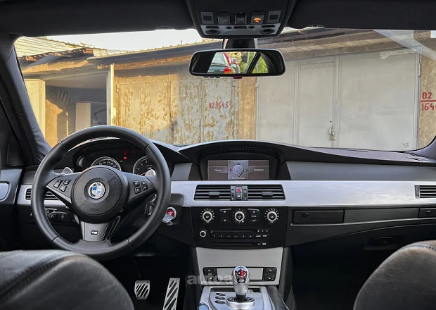 BMW M5 2008 — լուսանկար 8