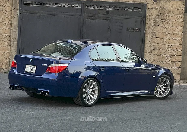 BMW M5 2008 — լուսանկար 4