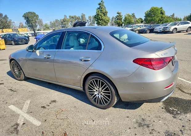 Mercedes-Benz C 300 2023 — լուսանկար 2