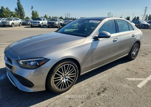 Mercedes-Benz C 300 2023 — լուսանկար 1