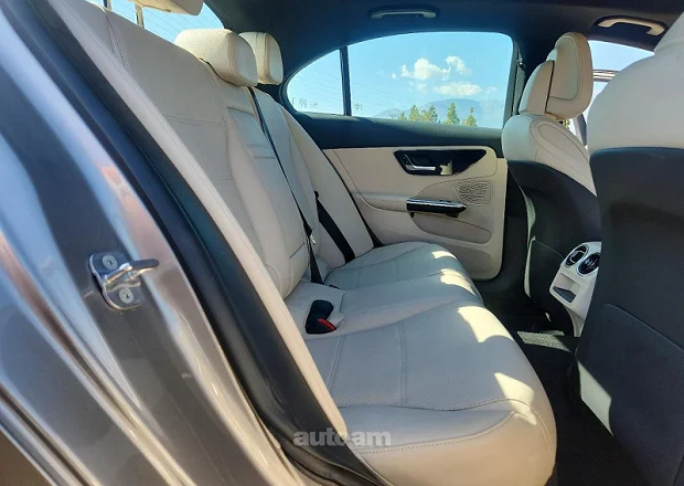 Mercedes-Benz C 300 2023 — լուսանկար 10