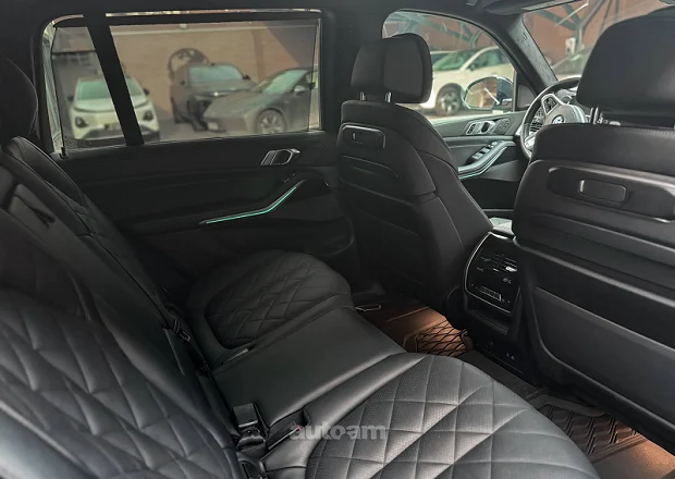 BMW X7 2023 — լուսանկար 13