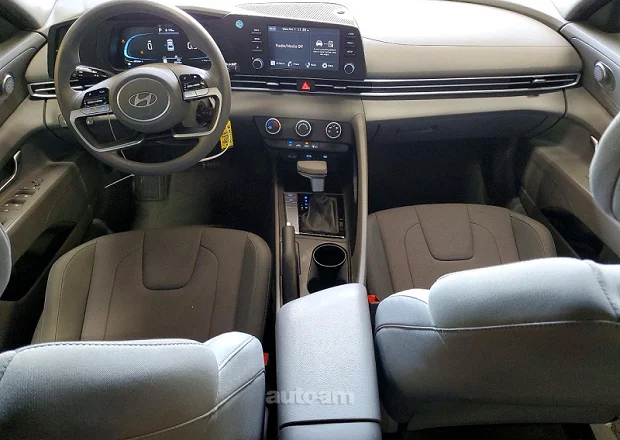 Hyundai Elantra 2024 — լուսանկար 8
