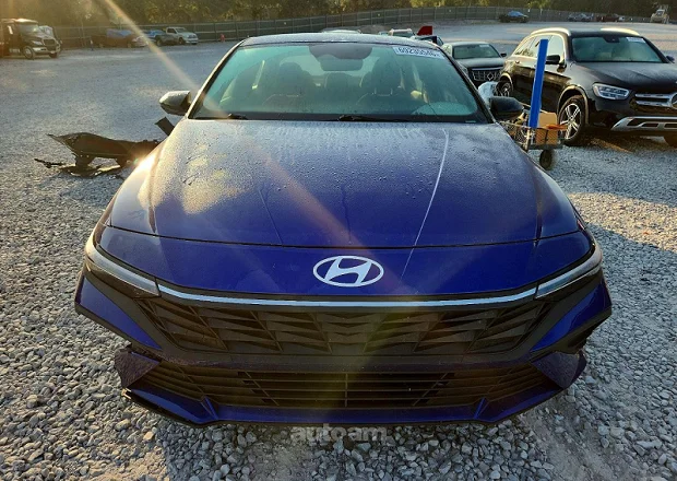 Hyundai Elantra 2025 — լուսանկար 5