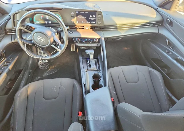 Hyundai Elantra 2025 — լուսանկար 8