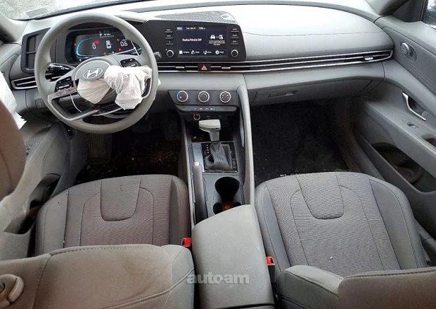 Hyundai Elantra 2025 — լուսանկար 8
